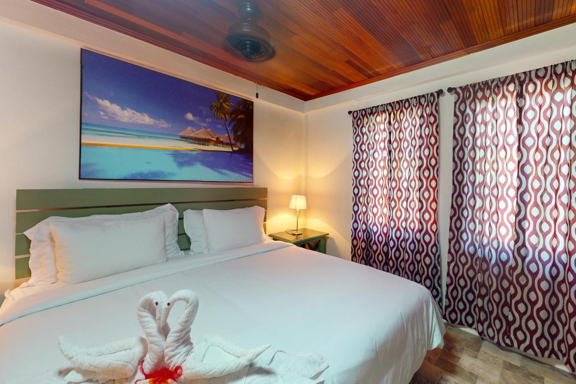 סן פדרו Hummingbird Home Suites חדר תמונה